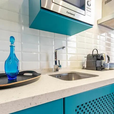 Amazing In With Kitchenette Apartment *